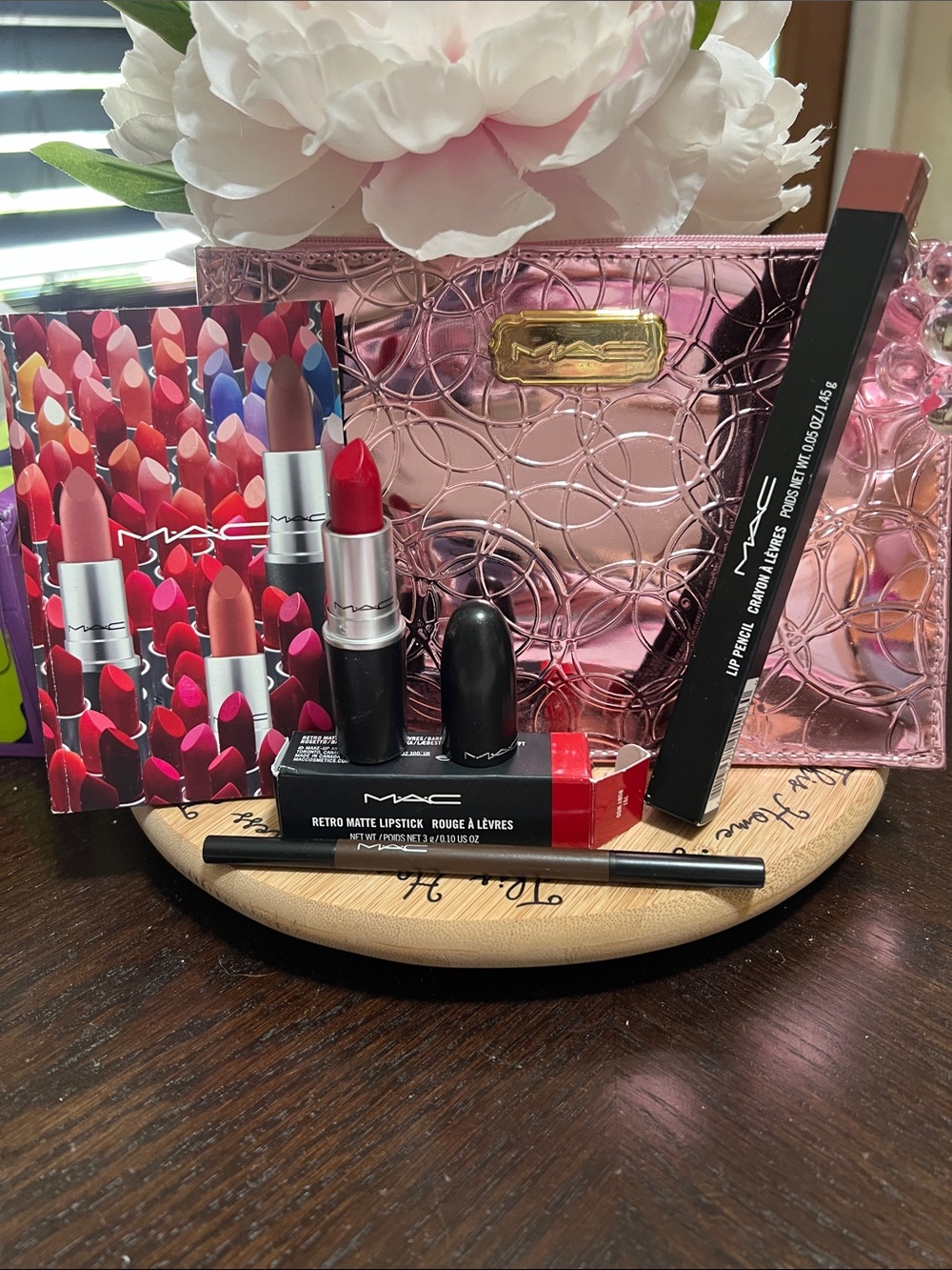 New MAC Cosmetics Bundle Bold Red Retro Matte Lipstick with Matching Lip PencIl